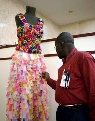 abito-da-sposa-con-preservativi