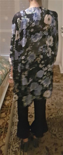 2) Stola blu con fiori