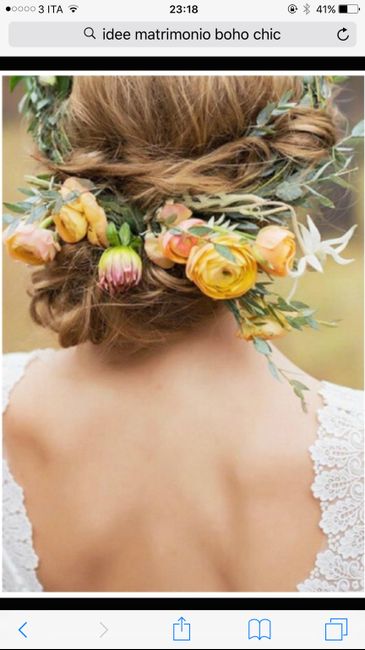 Capelli raccolti e fiori - 1