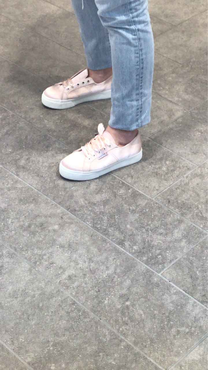 Cambio scarpe; ho trovato le mie superga! - 1