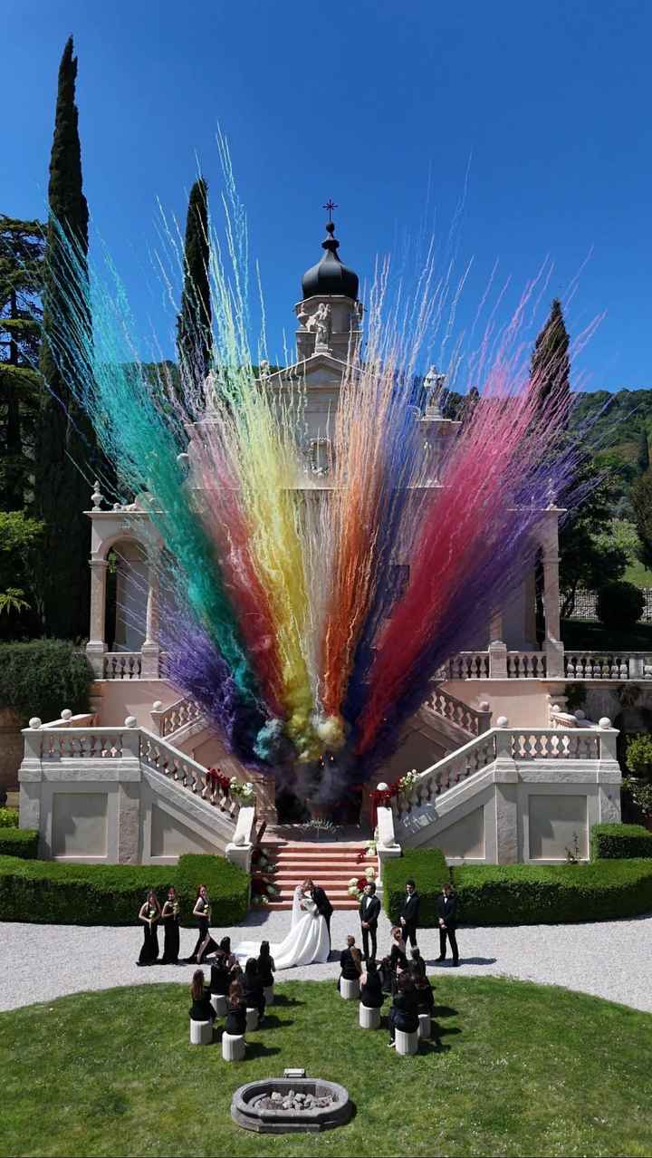 Smoke bomb - 1