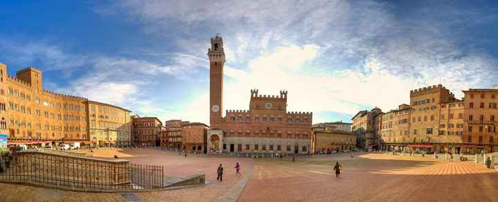 Piazza del Campo a far da cornice