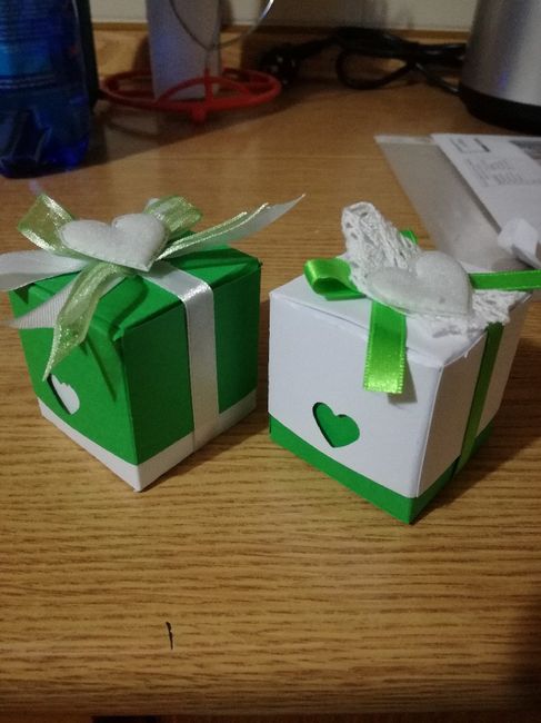 Consegna partecipazioni con confetti - 1