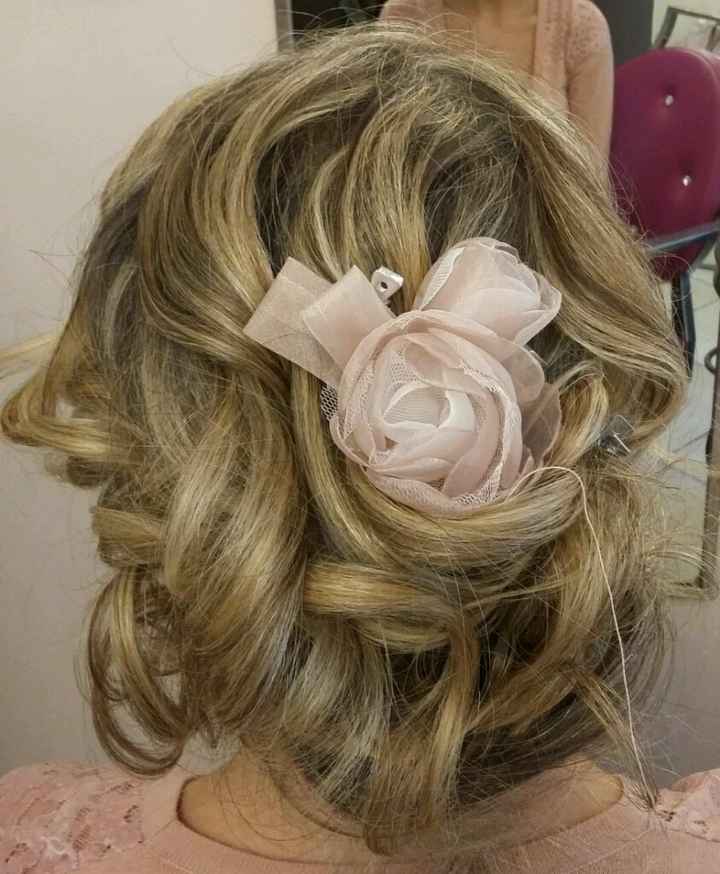 Capelli: fiore o brillantini? - 2