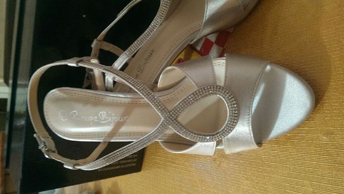 Spose con sandali a terra....venite a me! - 2