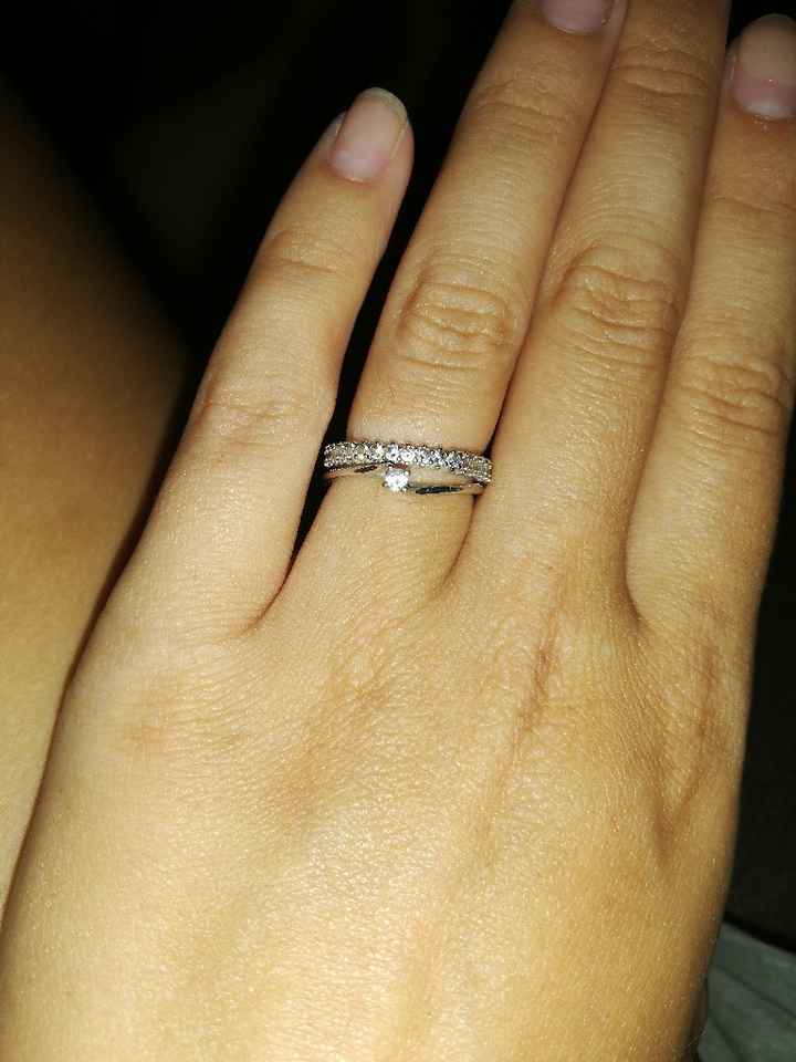 E ora mostraci una foto del tuo anello di fidanzamento! - 1