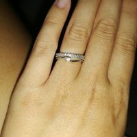 E ora mostraci una foto del tuo anello di fidanzamento! - 1