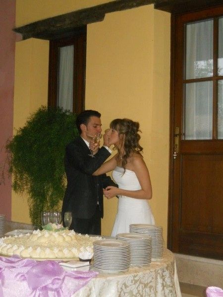 Dopo il taglio della torta si trinca!!