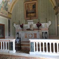 Interno della chiesetta di Masseria Luco.