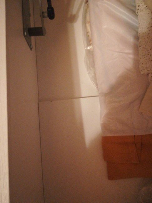 Pulire sotto il letto contenitore 1