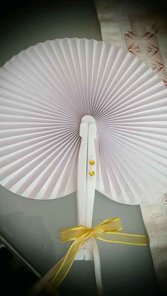 E iniziamo a decorare anche i ventagli... - 2