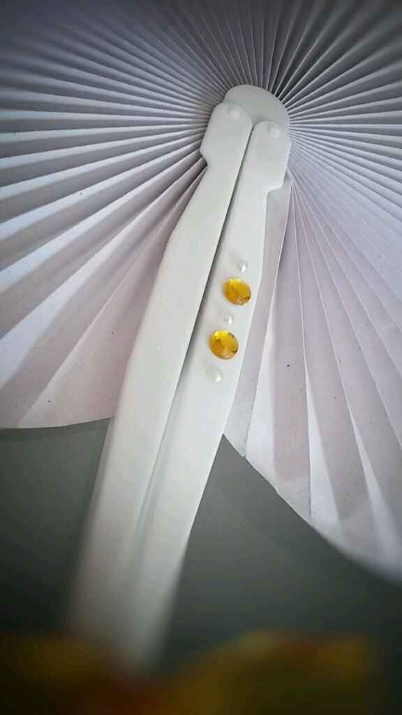 E iniziamo a decorare anche i ventagli... - 3