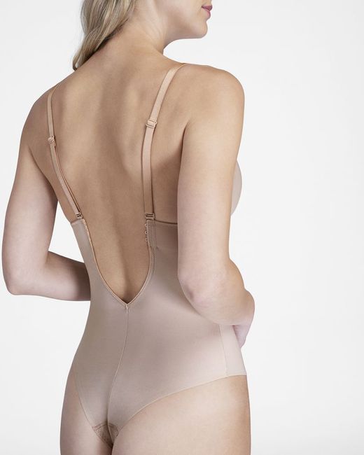 Soluzioni intimo e body per abiti con schiena nuda o scollata 35