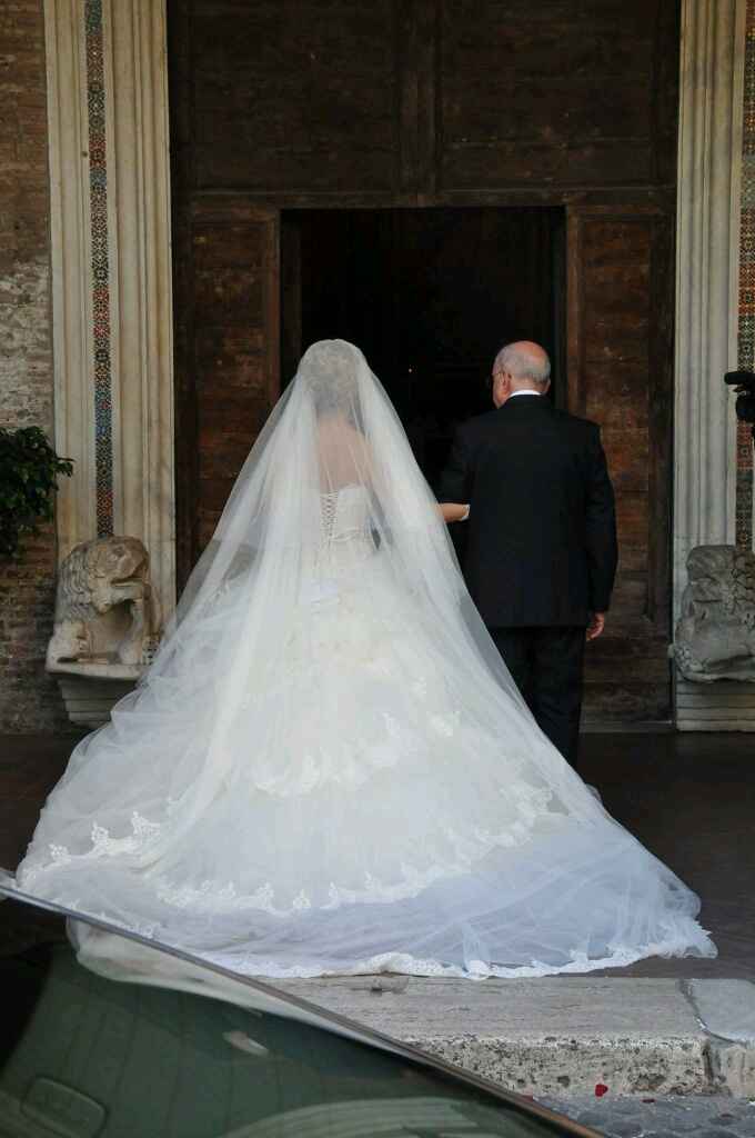 Mi fate vedere i vostri abiti? - 2