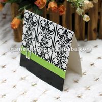 inviti con motivi neri