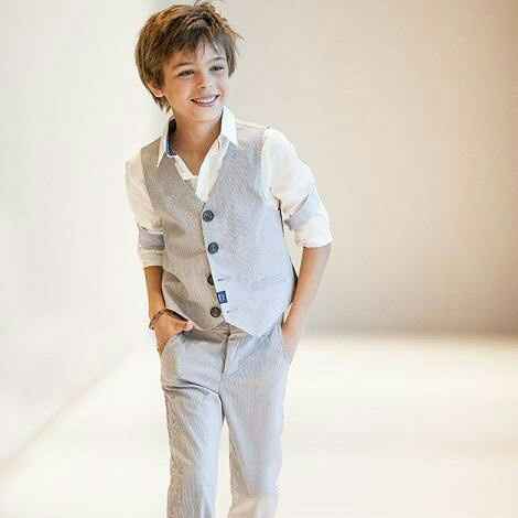 Un bambino grandicello portafedi.. - 1