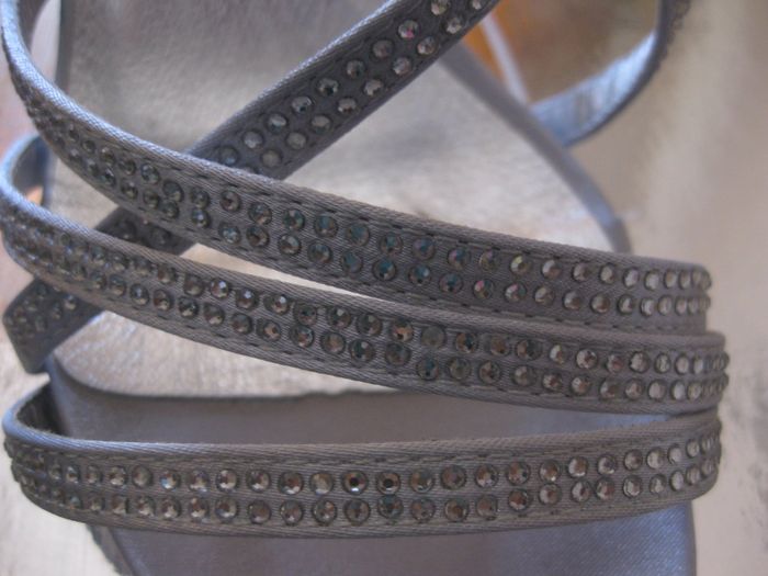 .............................