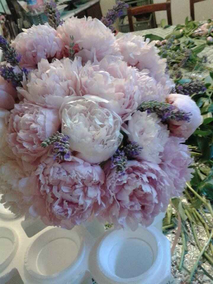 Per chi opterà per un bouquet di rose bianche... - 1