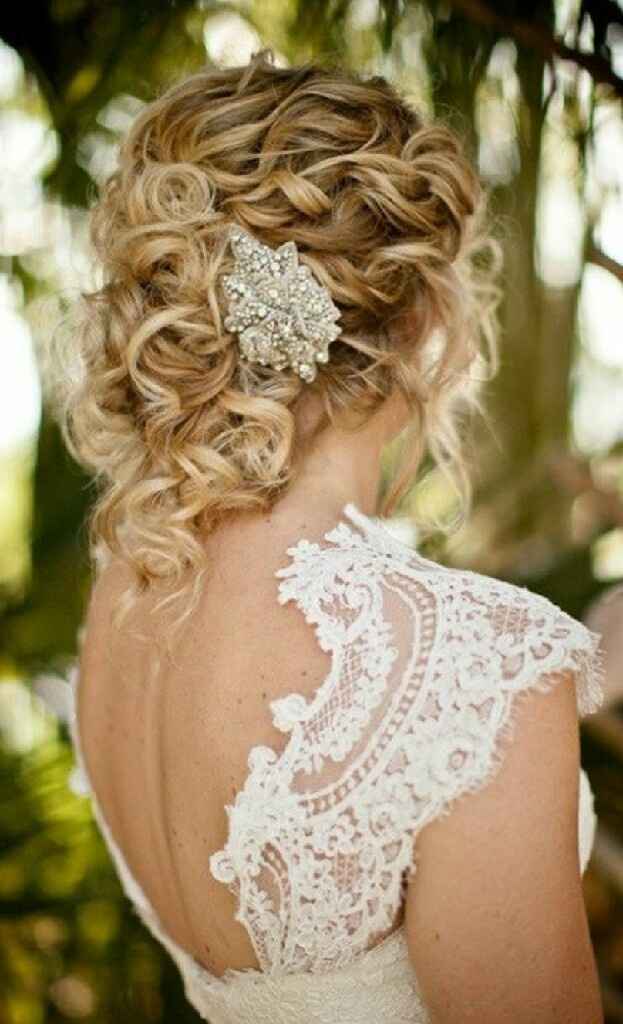 Acconciature capelli ricci sciolti o semi raccolti - 2