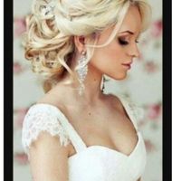 Acconciature capelli ricci sciolti o semi raccolti - 1