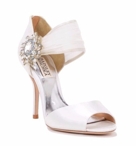 Le scelte di lyvy per il look sposa estate - 2
