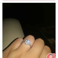 E ora mostraci una foto del tuo anello di fidanzamento! - 1