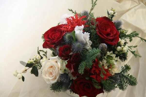 Il bouquet della sposa: colorato o total white? - 2