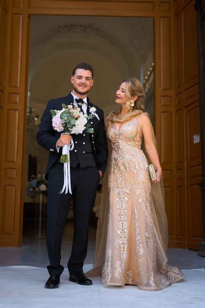 Queste sono le foto scattate da mio marito il giorno del suo matrimonio. 🩵 - 12