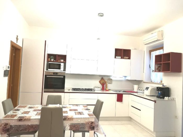 Indecisa sui colori della cucina 1