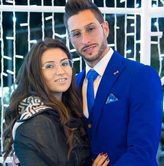 Postate una foto di voi due 👇 - 1