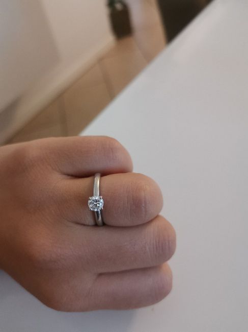 E ora mostraci una foto del tuo anello di fidanzamento! 26