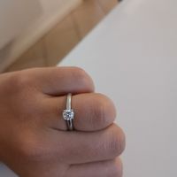 E ora mostraci una foto del tuo anello di fidanzamento! - 1