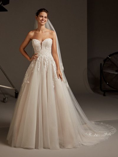 Pronovias Lyra davanti