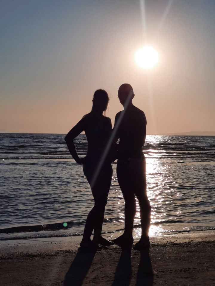 Postate una foto di voi due 👇 - 1