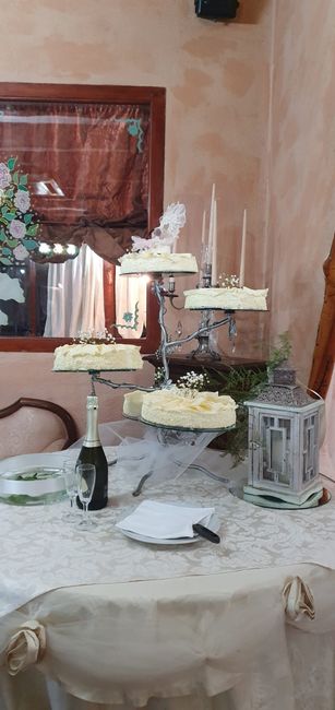 Foto addobbi tavolo sposi e torta 1