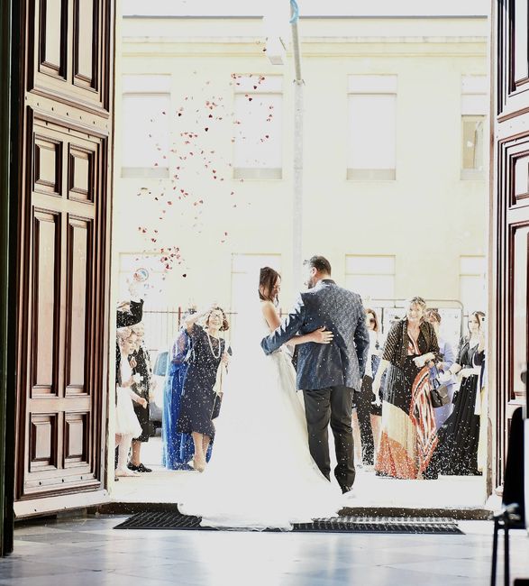 Consiglio fuori chiesa.. 2