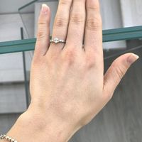 E ora mostraci una foto del tuo anello di fidanzamento! - 1