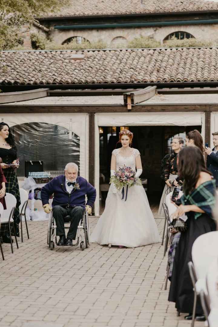 Sposine chi vi accompagnerà/ chi vi ha accompagnato all’altare?🤍🥰 - 1