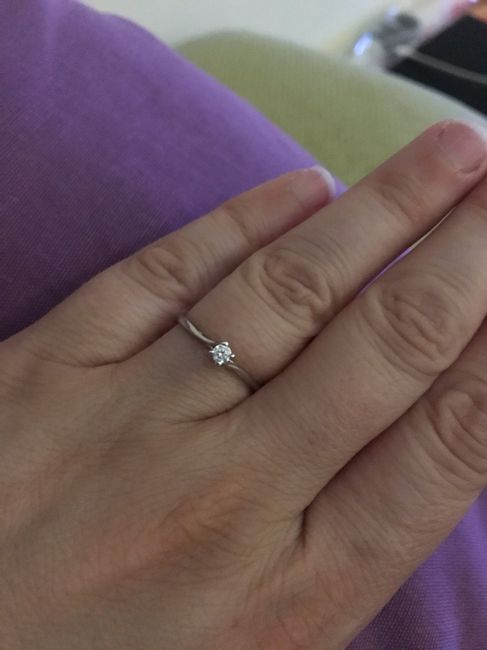 E ora mostraci una foto del tuo anello di fidanzamento! 9