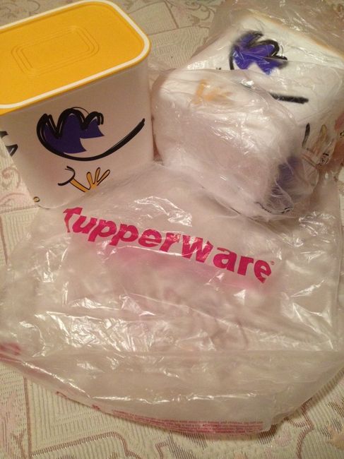 Tupperware. - 1