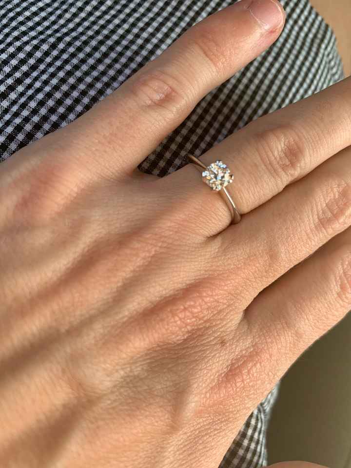 E ora mostraci una foto del tuo anello di fidanzamento! - 1