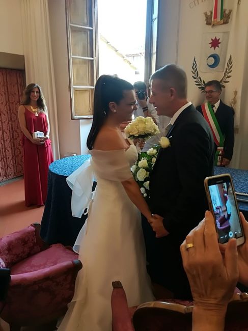 Postura improbabile dello sposo