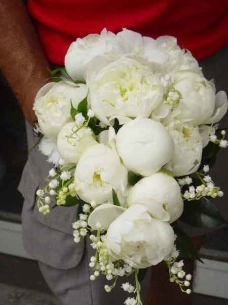 bouquet peonia bianca