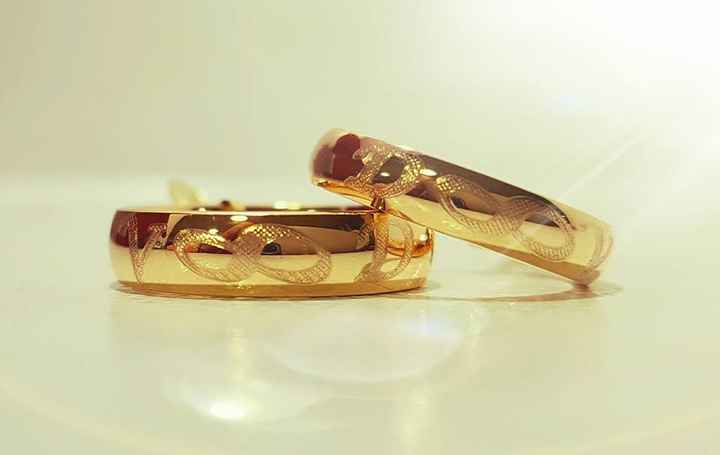 fedi con incisione anche esterna