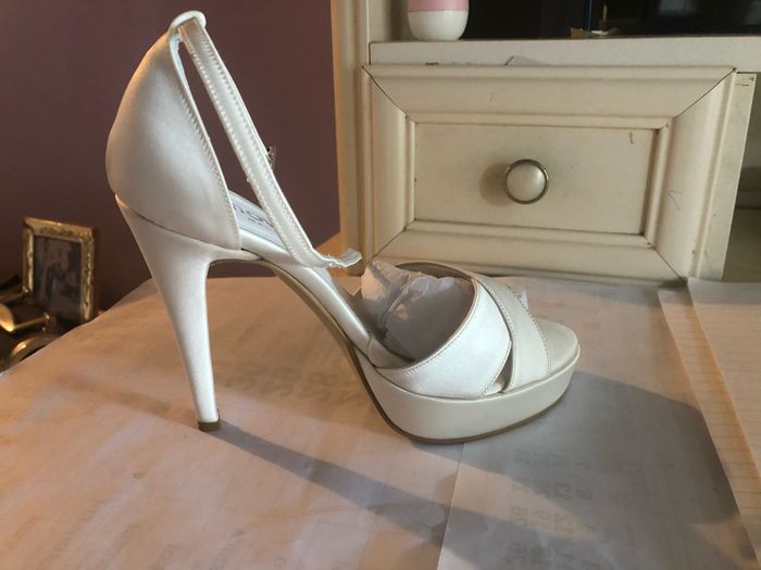 Non so se cambiare le mie scarpe sposa - 1