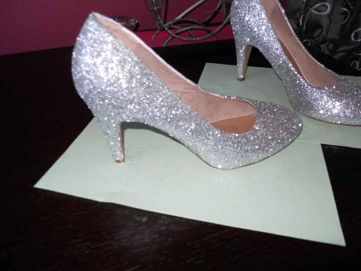 Scarpe prima mano glitter (dettagli da sistemare)