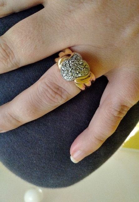 Che tipo di anello hai ricevuto alla proposta? - 1