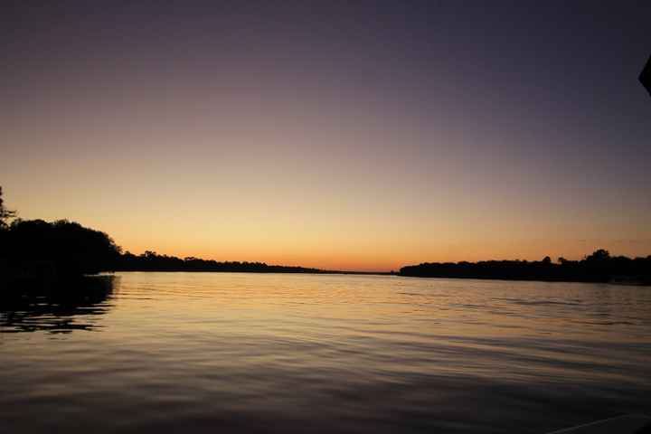 tramonto sul fiume Zambesi