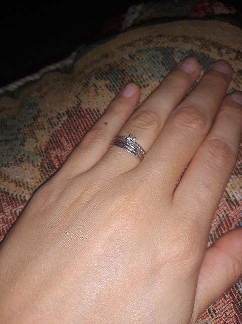 E ora mostraci una foto del tuo anello di fidanzamento! 25
