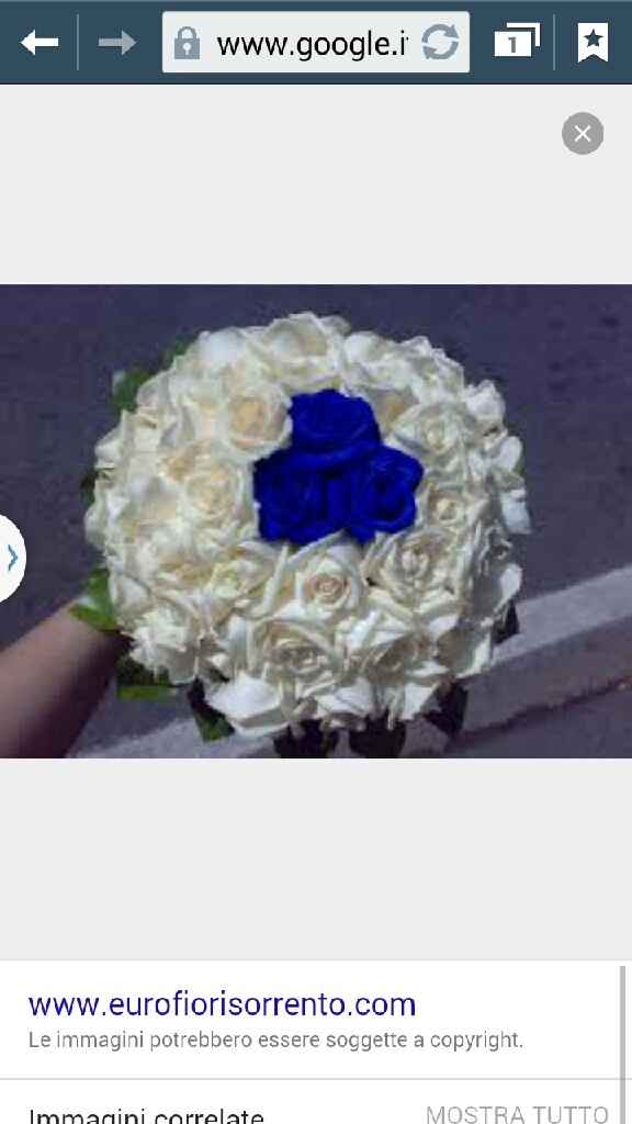 Vestito bianco con richiami blu il bouquet cime deve essere??? - 3